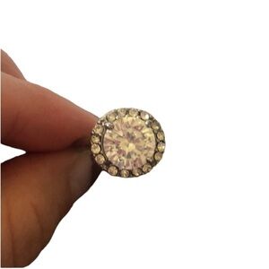 Francesca’s size 7 silver ring.